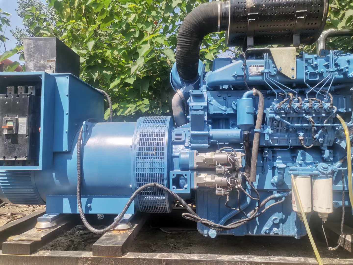 惠济详细说明降低 800kW 柴油发电机输出电流波动的方法